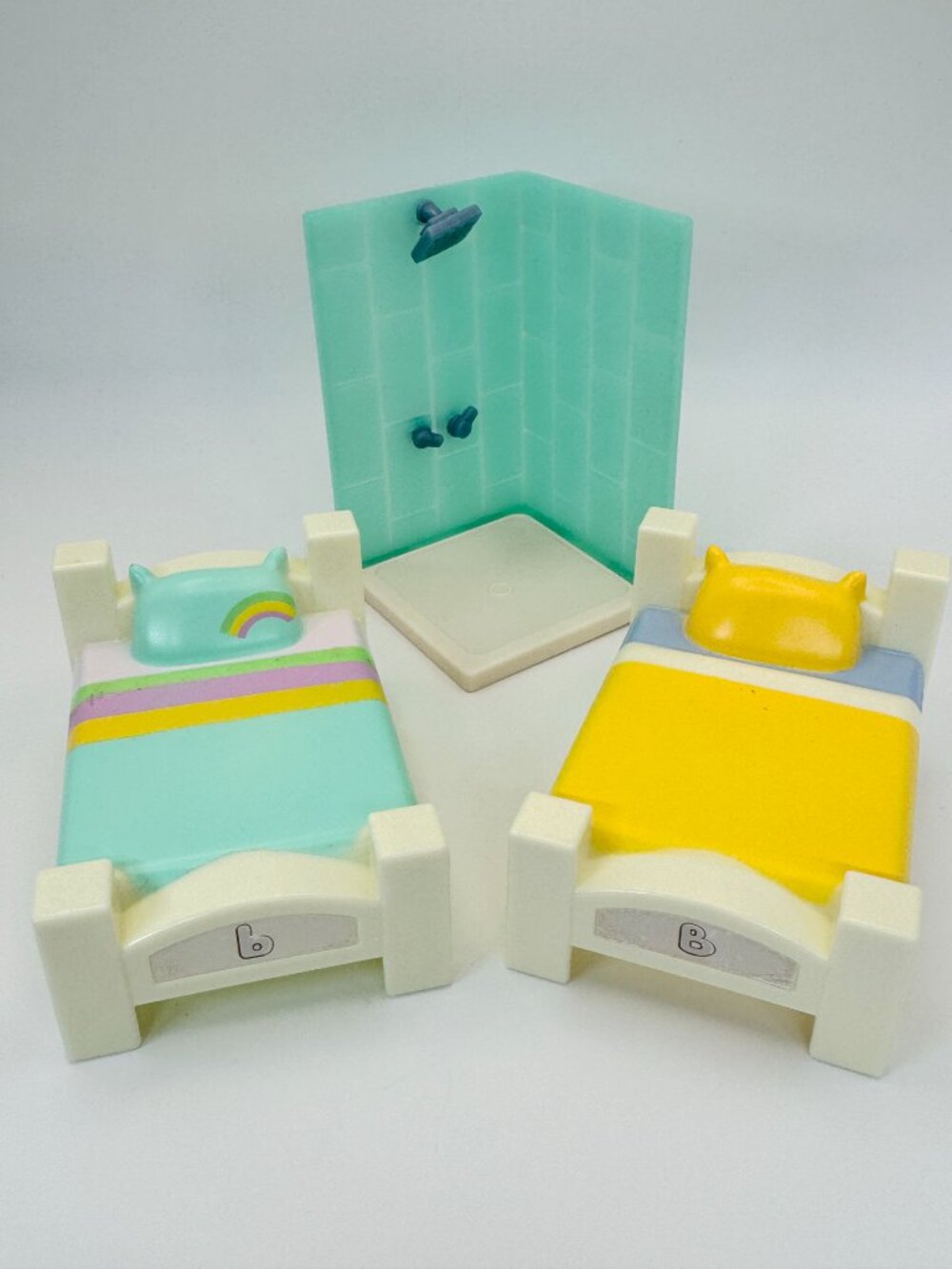 Bluey Dollhouse BEDS (2) + STAND UP SHOWER Celebration House Playset Toys
